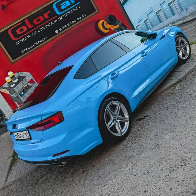 Audi S5 — Небесно-голубой глянец