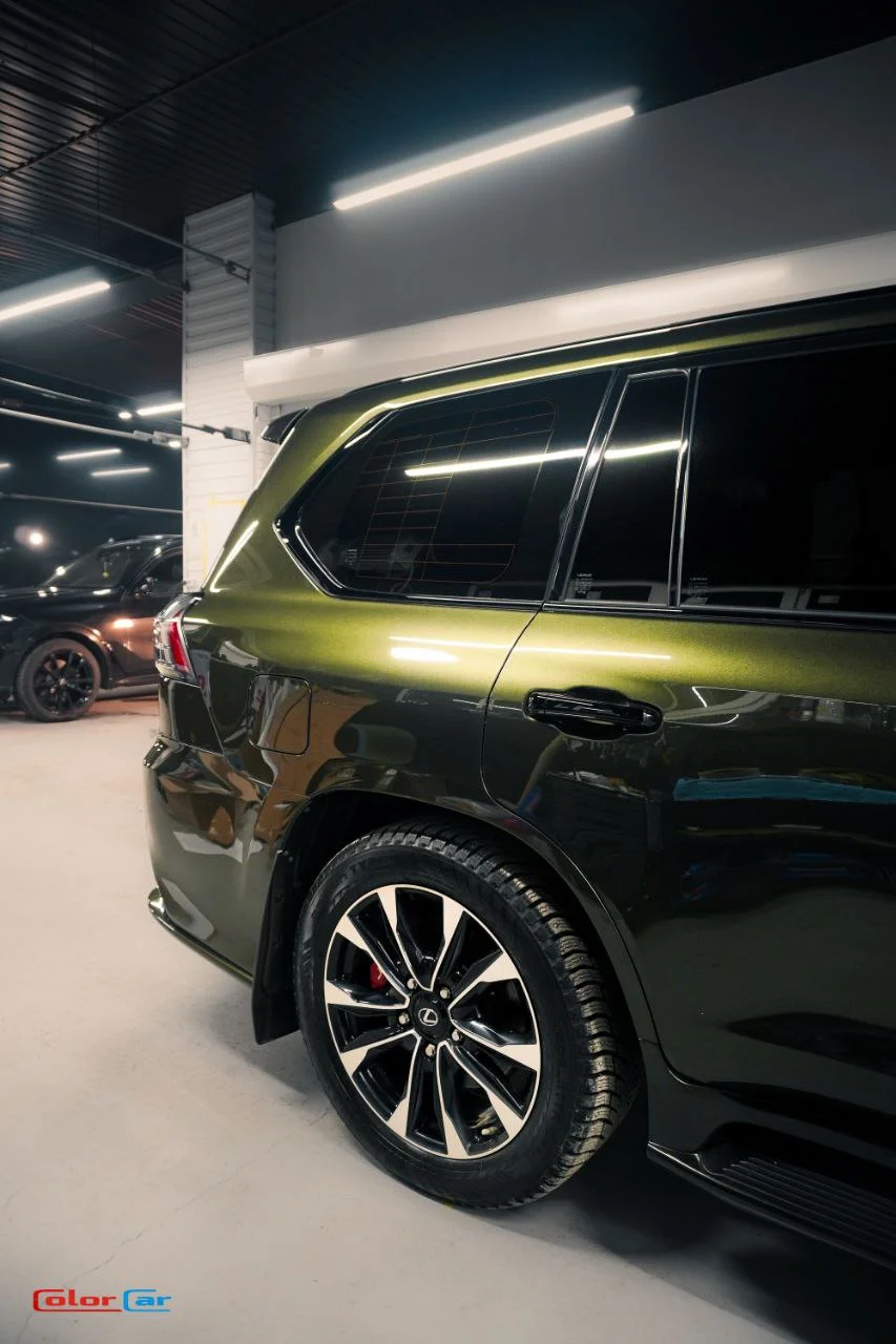 Lexus LX 570 редкого зелёного цвета после полировки и нанесения керамики