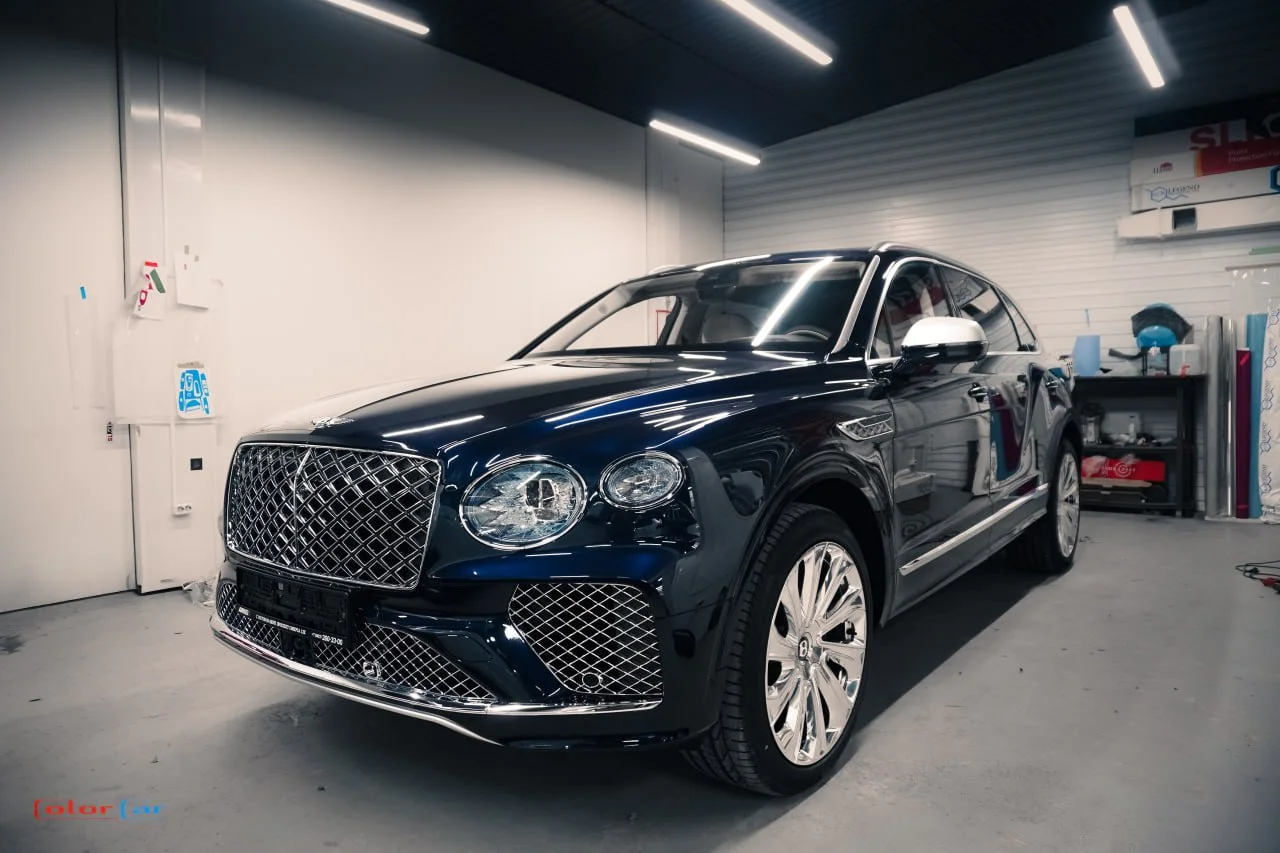 Bentley — Bentayga — Классический двухцветный дизайн