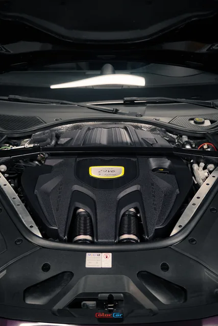 Porsche Panamera — фото автомобиля, кадр 8