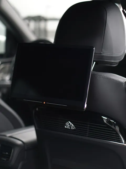 Mercedes-Benz GLS Maybach — Регулярный уход, кадр 10