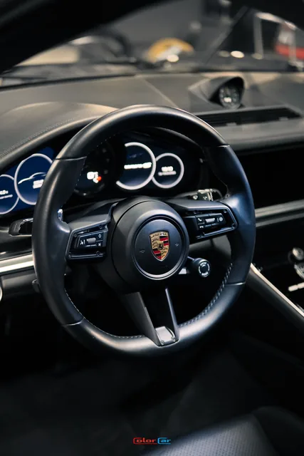 Porsche Panamera — фото автомобиля, кадр 7