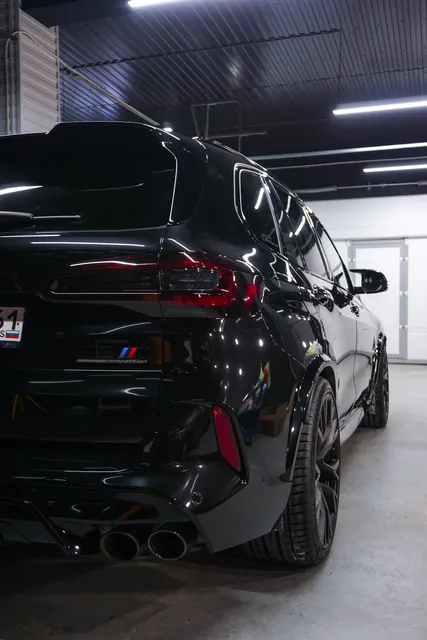 BMW X6 M — Регулярный уход за оклеенным кузовом, кадр 5