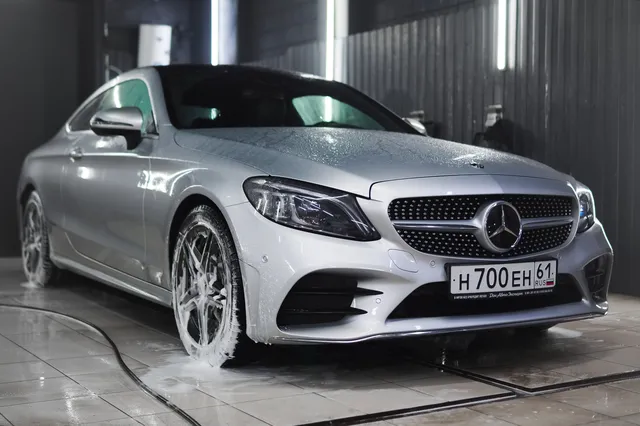 Mercedes-Benz C200 Coupe — Регулярный уход, кадр 3