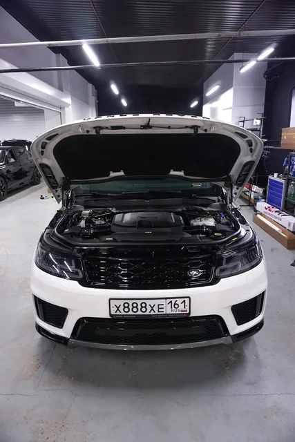 Land Rover Range Rover Sport — Регулярный уход и подкапотное пространство, кадр 4