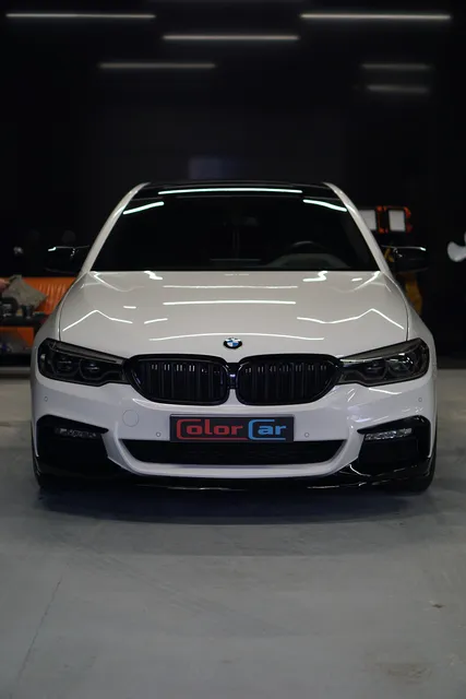 BMW 5 Series — Полировка, керамика и тонирование оптики