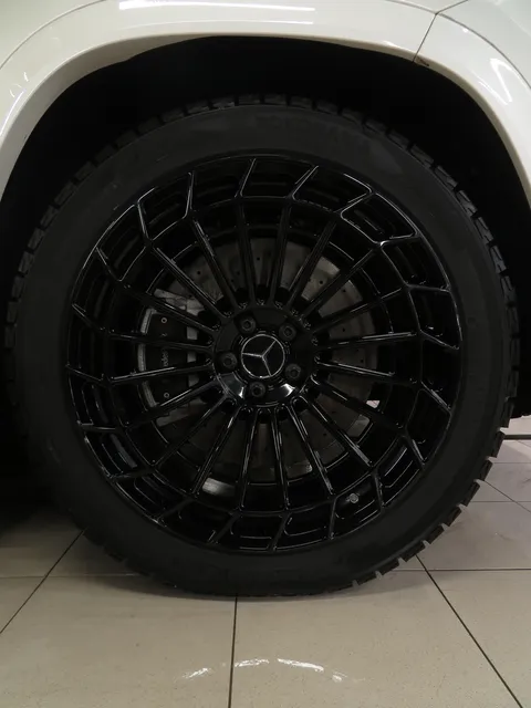Mercedes-Benz GLS Maybach — Регулярный уход, кадр 7
