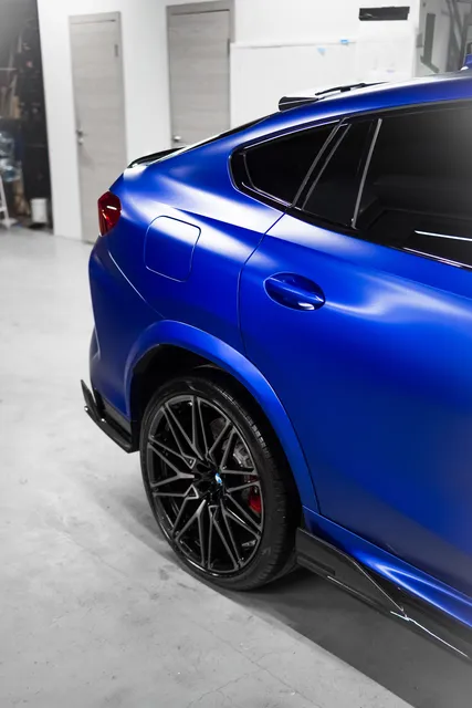BMW X6 M — Полная оклейка матовым полиуретаном Llumar, кадр 4