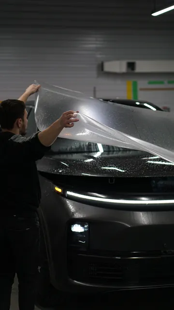 Li Auto  — Сатиновая защита, кадр 12
