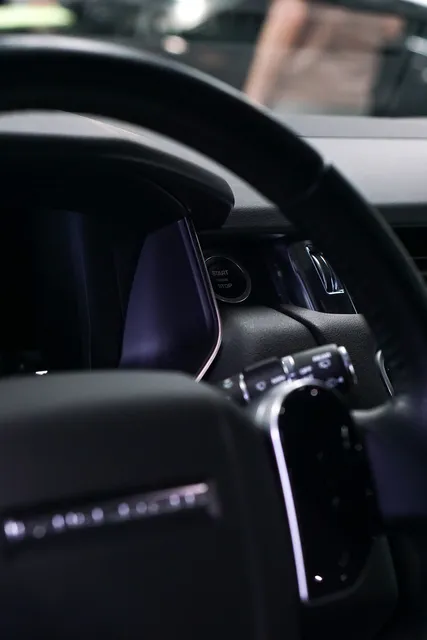 Land Rover Range Rover Sport — Регулярный уход и подкапотное пространство, кадр 11