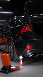 Lexus IS 200t — Мойка и полировка кузова, кадр 1