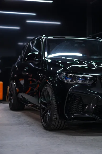 BMW X6 M — Регулярный уход за оклеенным кузовом, кадр 6