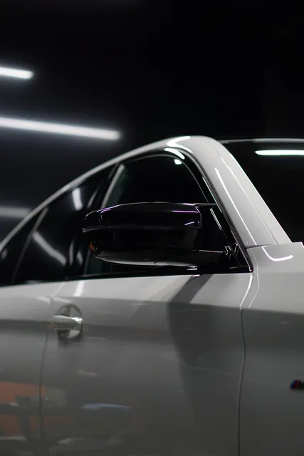 BMW 5 Series — Полировка, керамика и тонирование оптики, кадр 5