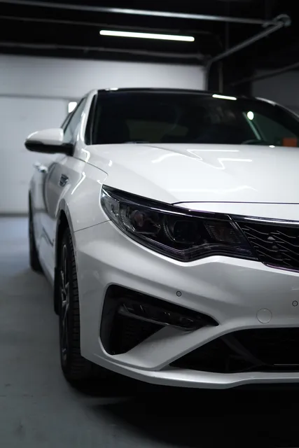 Kia Optima — Полировка и уход за подкапотным пространством, кадр 7