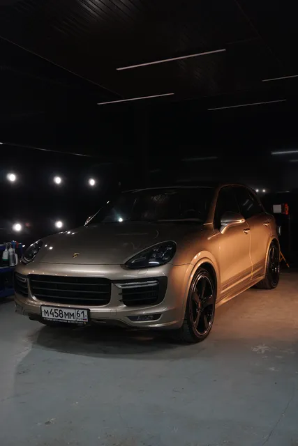 Porsche Cayenne GTS — Полировка, керамика и защита глянцевых элементов