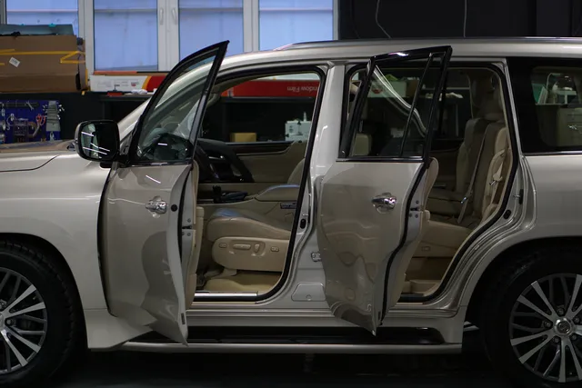 Lexus LX 570 — Химчистка салона
