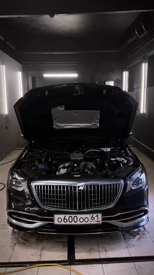 Mercedes-Benz Maybach S-Class — Уход за подкапотным пространством