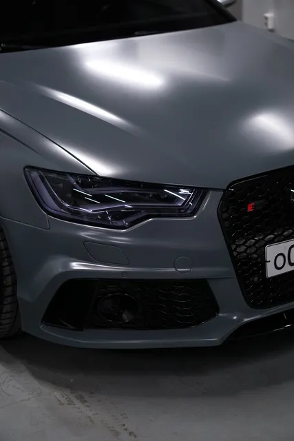 Audi RS 6 — Винил Oracal и сатиновая защита передней части