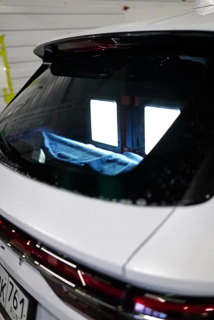Geely Monjaro — Тонировка задней полусферы Llumar, кадр 10