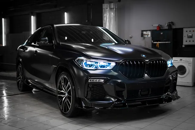 BMW X6 — Регулярный уход за сатиновой плёнкой