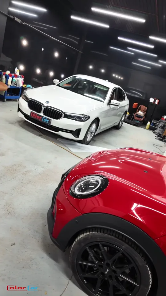 Салон, полосы Mini и готовые автомобили