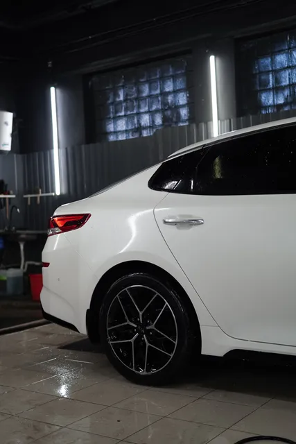 Kia Optima — Полировка и уход за подкапотным пространством, кадр 6