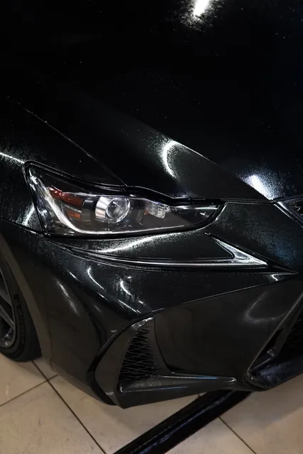 Lexus IS 200t — Мойка и полировка кузова, кадр 6