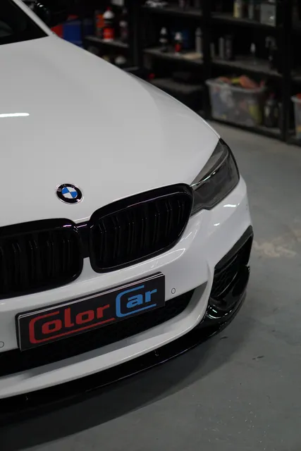 BMW 5 Series — Полировка, керамика и тонирование оптики, кадр 9