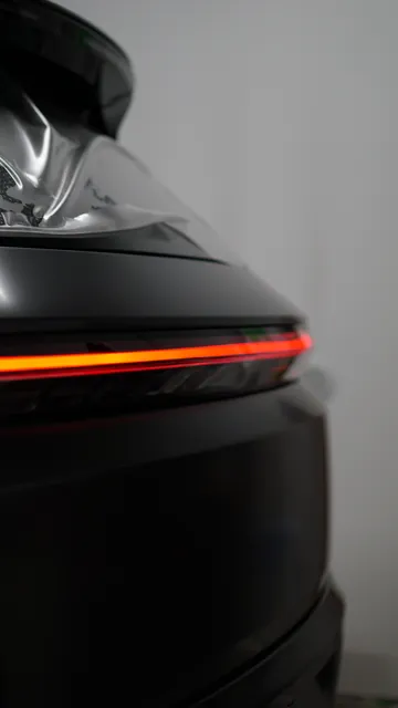 Li Auto  — Сатиновая защита, кадр 11