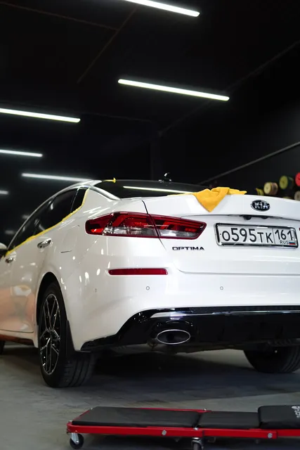 Kia Optima — Полировка и уход за подкапотным пространством, кадр 10