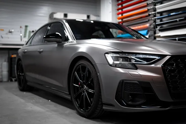 Audi S8 — Сатиновая защитная оклейка, кадр 2