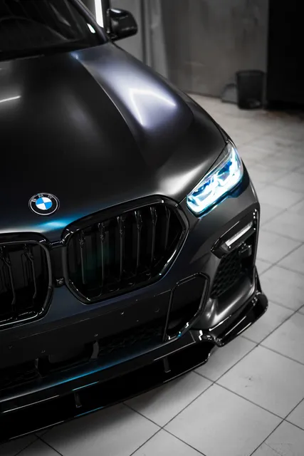 BMW X6 — Регулярный уход за сатиновой плёнкой, кадр 5