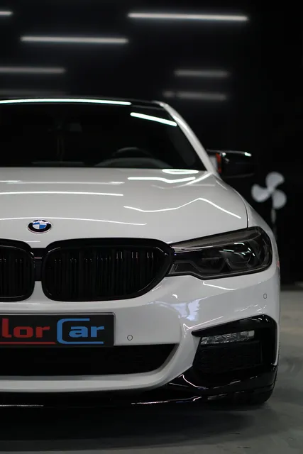 BMW 5 Series — Полировка, керамика и тонирование оптики, кадр 8