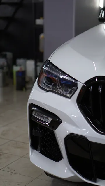 BMW X6 M50d — Химчистка салона, кадр 8