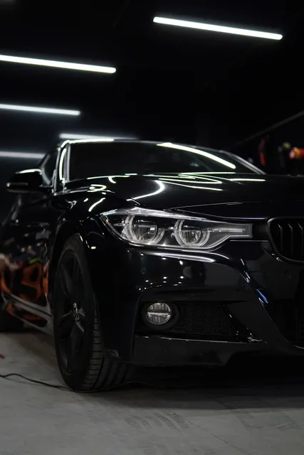 BMW 3 Series — Полировка и уход за моторным отсеком, кадр 10