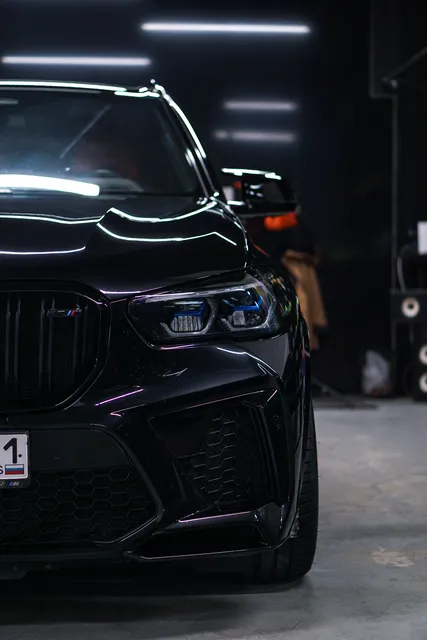 BMW X6 M — Регулярный уход за оклеенным кузовом, кадр 11