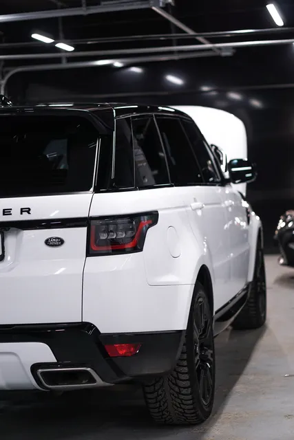 Land Rover Range Rover Sport — Регулярный уход и подкапотное пространство