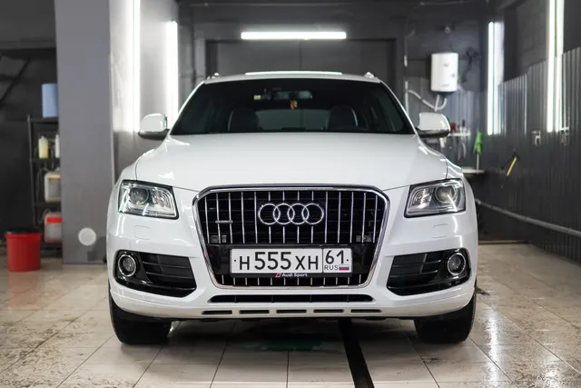 Audi Q5 — Детейлинг-мойка белого кузова, кадр 8