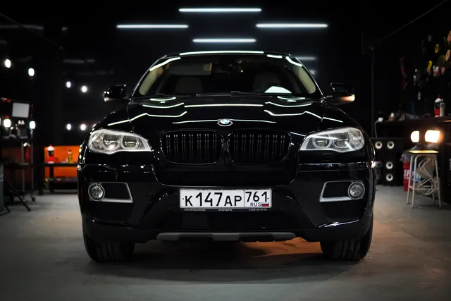 BMW X6 — Полировка чёрного кузова, кадр 5