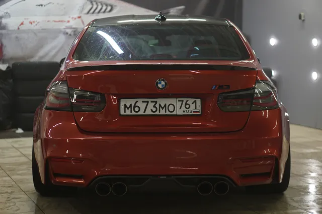 BMW M3 — Регулярный уход, кадр 1