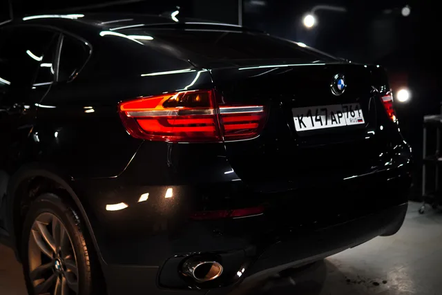 BMW X6 — Полировка чёрного кузова, кадр 4