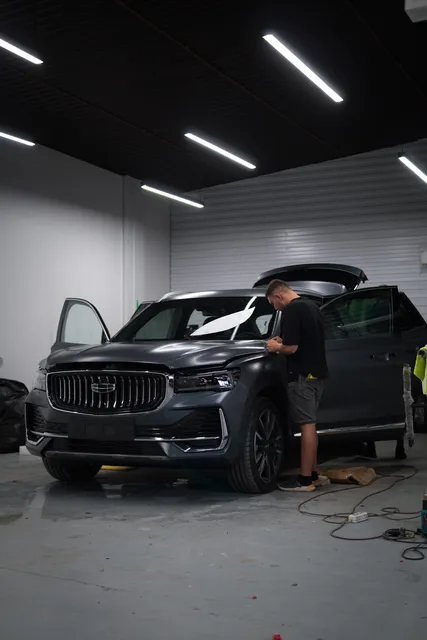 Geely Monjaro — Защитная оклейка и шумоизоляция, кадр 2