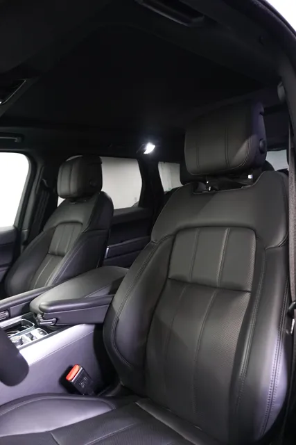 Land Rover Range Rover Sport — Регулярный уход и подкапотное пространство, кадр 7