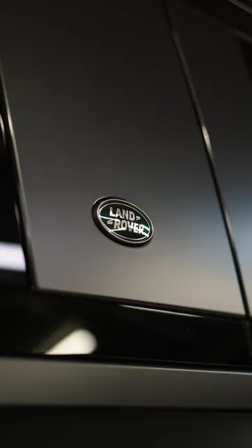 Land Rover Defender — Оклейка матовым полиуретаном Llumar, кадр 1