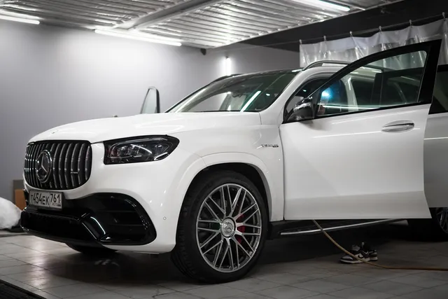 Mercedes-Benz GLS — Химчистка и кварц, кадр 3