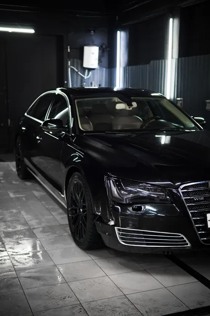 Audi A8 L W12 — Химчистка светлого салона, кадр 3