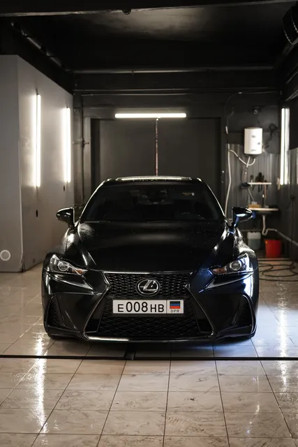 Lexus IS 200t — Мойка и полировка кузова