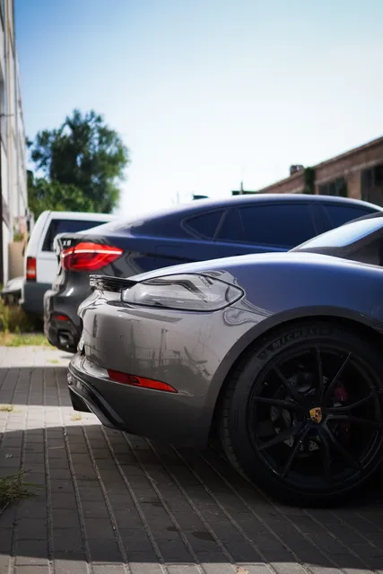 Porsche 718 Boxster — Полировка серого кузова, кадр 8