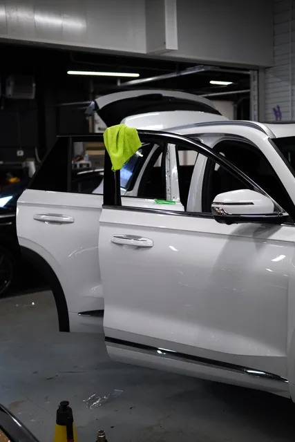Geely Monjaro — Тонировка задней полусферы Llumar, кадр 5
