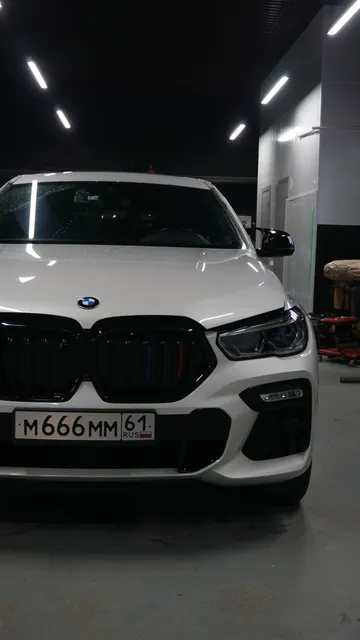 BMW X6 M50d — Химчистка салона, кадр 1